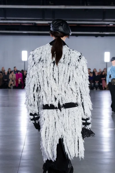 Look 90